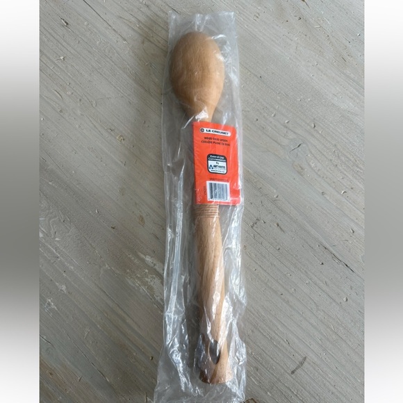 Le Creuset solid wood 12.5” revolution spoon - Picture 3 of 5